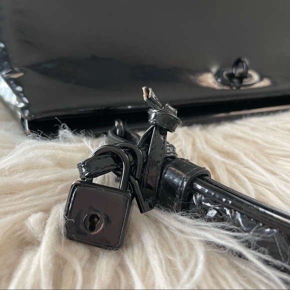 BOTTEGA VENETA Patent Leather Black Frame Bag - Picture 5 of 13